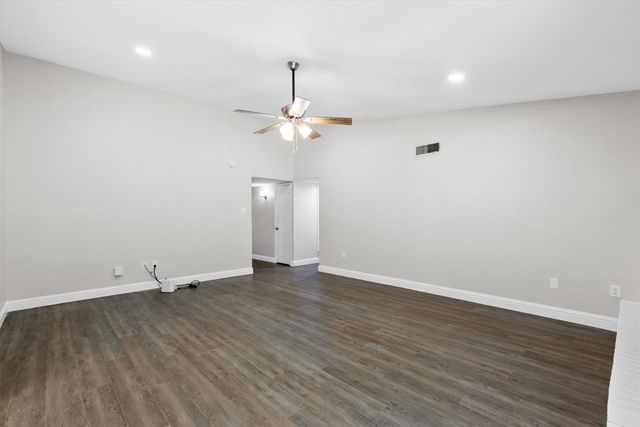 1900 Spies Spring Court, Arlington, TX 76006