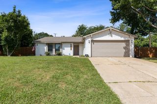 1900 Spies Spring Court, Arlington, TX 76006