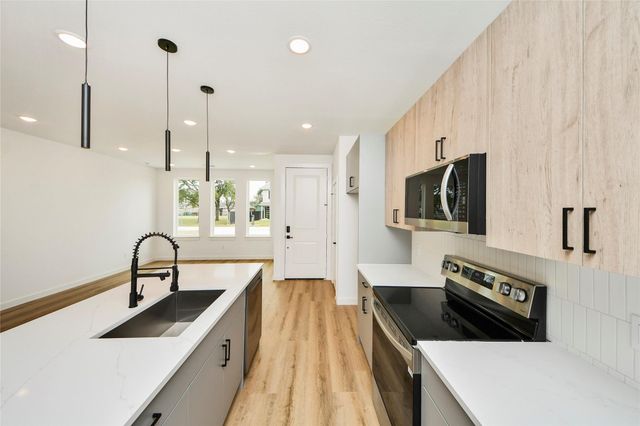 5201 Fairchild St Street B, Houston, TX 77028