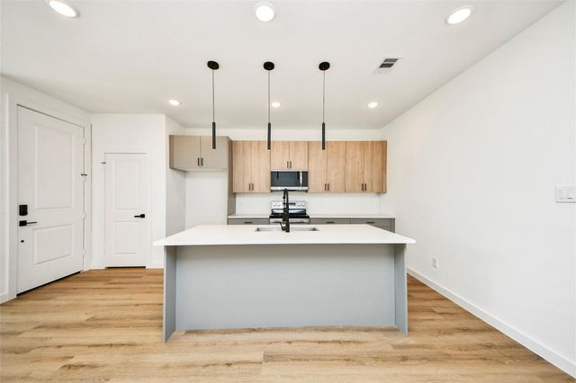 5201 Fairchild St Street B, Houston, TX 77028