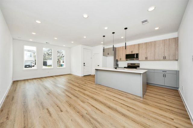 5201 Fairchild St Street B, Houston, TX 77028