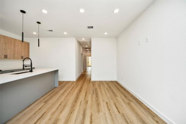 5201 Fairchild St Street B, Houston, TX 77028