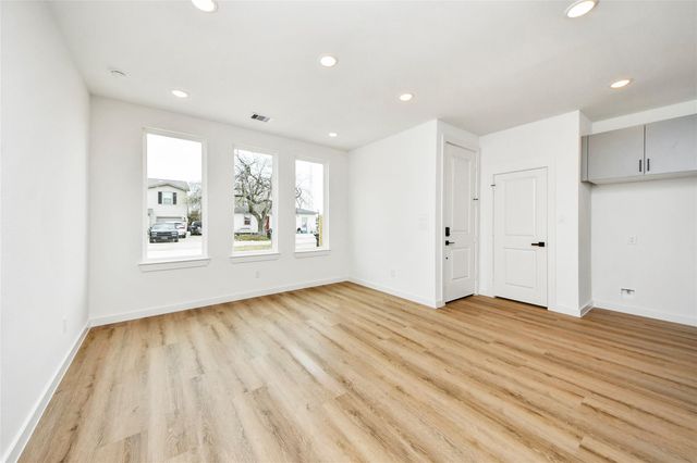 5201 Fairchild St Street B, Houston, TX 77028