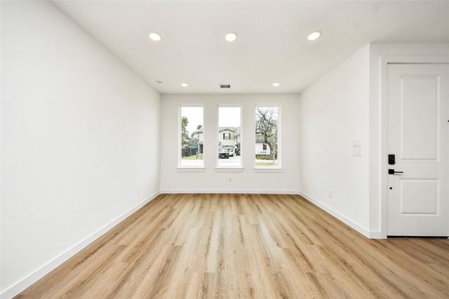 5201 Fairchild St Street B, Houston, TX 77028