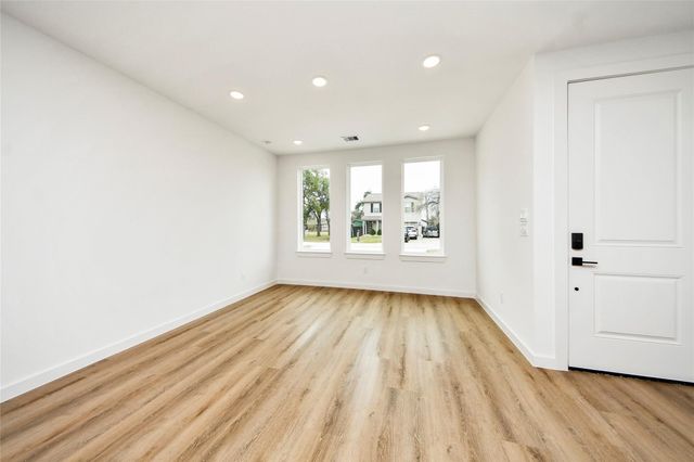 5201 Fairchild St Street B, Houston, TX 77028