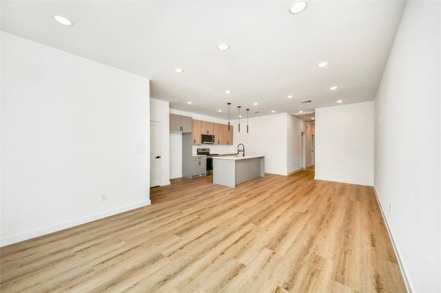 5201 Fairchild St Street B, Houston, TX 77028