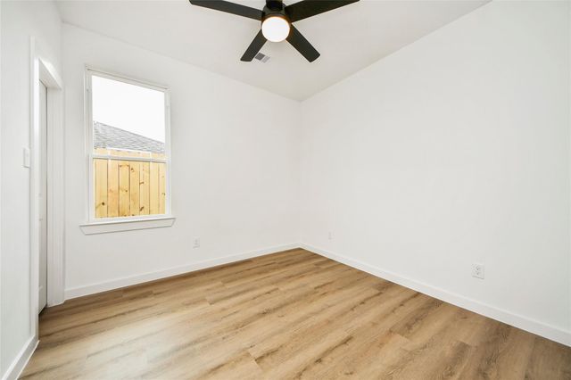 5201 Fairchild St Street B, Houston, TX 77028