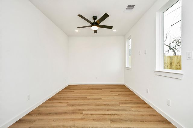 5201 Fairchild St Street B, Houston, TX 77028