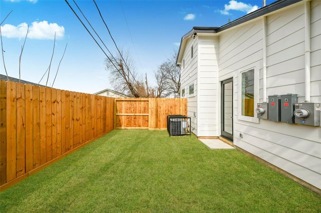 5201 Fairchild St Street B, Houston, TX 77028