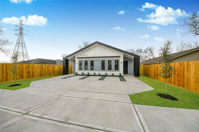 5201 Fairchild St Street B, Houston, TX 77028