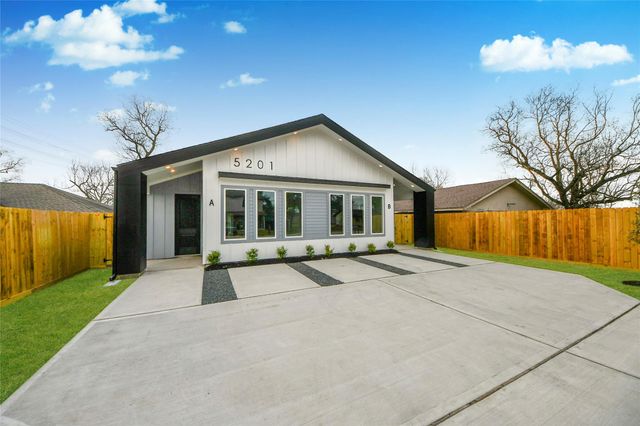 5201 Fairchild St Street B, Houston, TX 77028