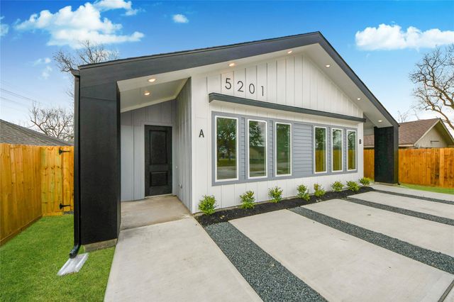 5201 Fairchild St Street B, Houston, TX 77028