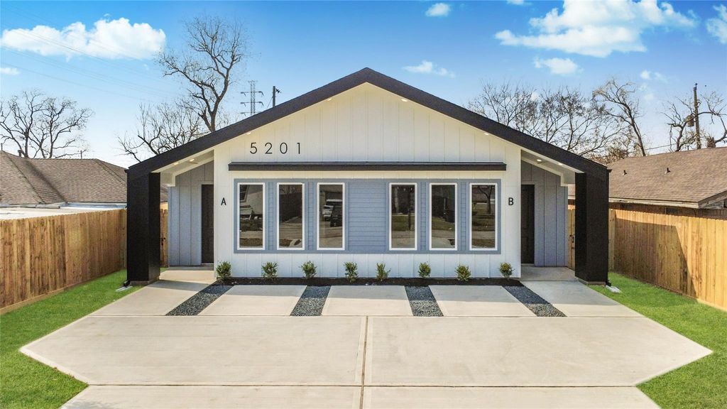 5201 Fairchild St Street B, Houston, TX 77028