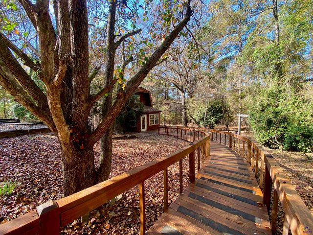 231 W Seminole Drive, Byron, GA 31008