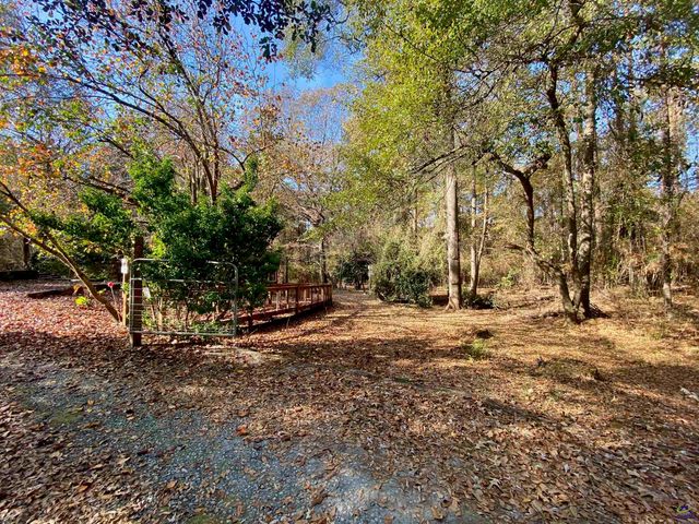 231 W Seminole Drive, Byron, GA 31008