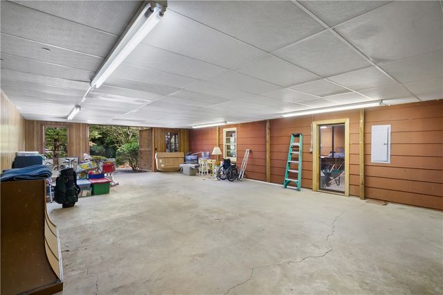 212 Middleton Shores Drive, Anderson, SC 29621