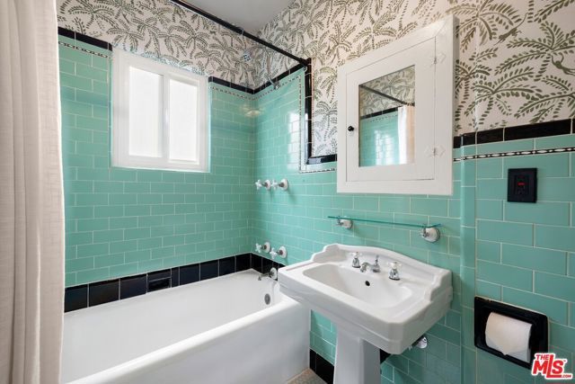 5826 Tuxedo Terrace, Los Angeles, CA 90068
