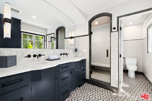 5826 Tuxedo Terrace, Los Angeles, CA 90068
