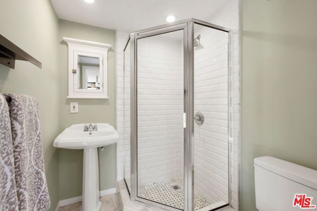 5826 Tuxedo Terrace, Los Angeles, CA 90068
