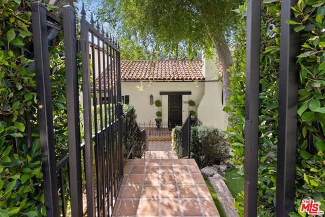 5826 Tuxedo Terrace, Los Angeles, CA 90068