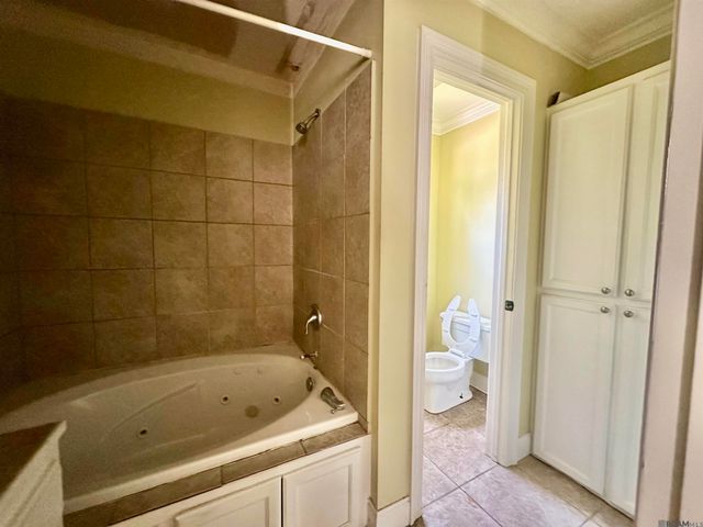 1957 Rhodes Ave, Baton Rouge, LA 70802