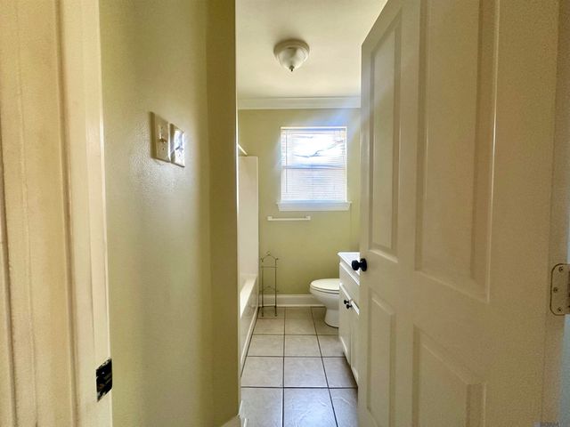 1957 Rhodes Ave, Baton Rouge, LA 70802