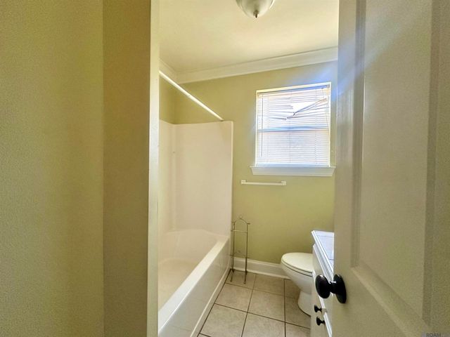 1957 Rhodes Ave, Baton Rouge, LA 70802