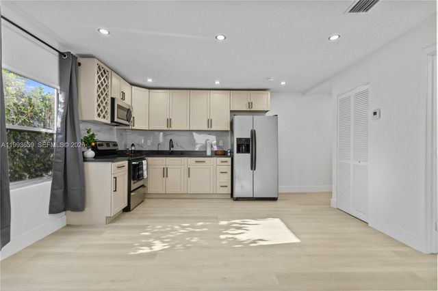 171 W 13th St, Hialeah, FL 33010