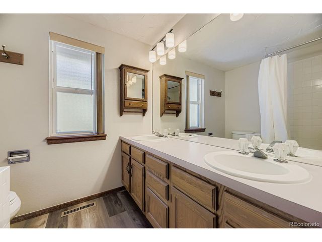 7909 S Bemis St, Littleton, CO 80120