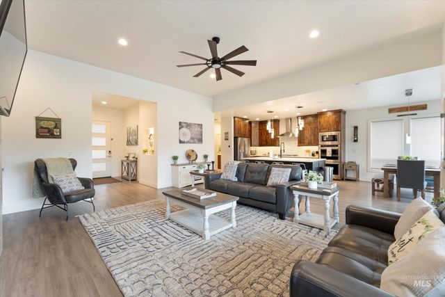 1820 N Highbury Way, Eagle, ID 83616