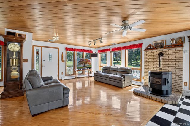 122 Dekay Road, Warwick, NY 10990