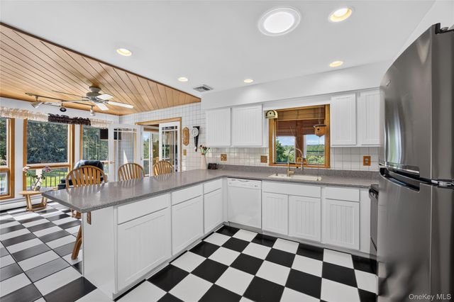 122 Dekay Road, Warwick, NY 10990