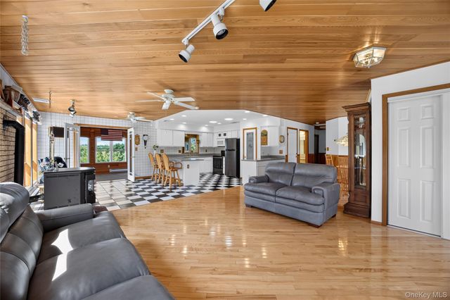 122 Dekay Road, Warwick, NY 10990