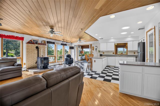 122 Dekay Road, Warwick, NY 10990