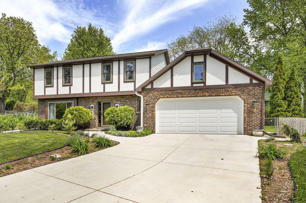 37 Harwood Circle, Madison, WI 53717