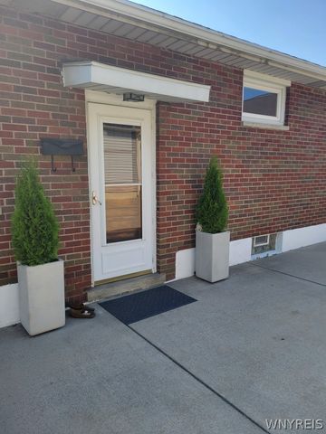 2540 Jerauld Avenue, Niagara Falls, NY 14305