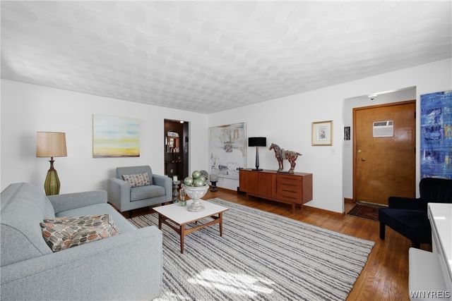 2540 Jerauld Avenue, Niagara Falls, NY 14305