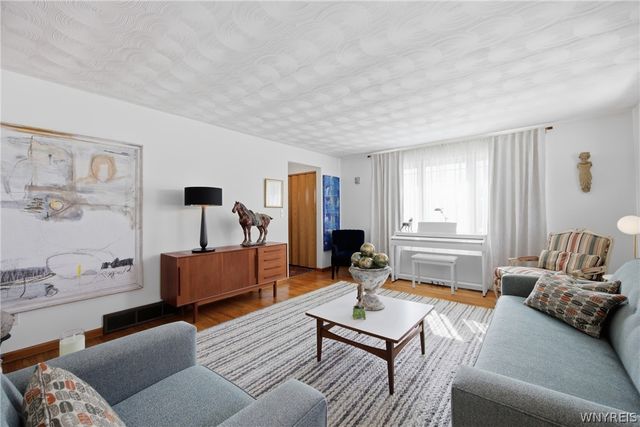 2540 Jerauld Avenue, Niagara Falls, NY 14305