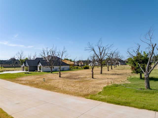 2711 Village Road, Granbury, TX 76049