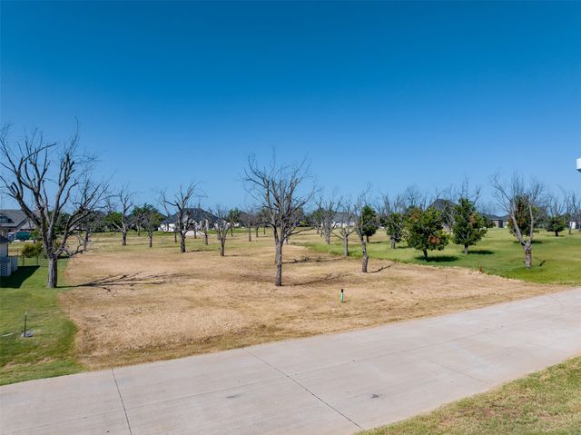 2711 Village Road, Granbury, TX 76049