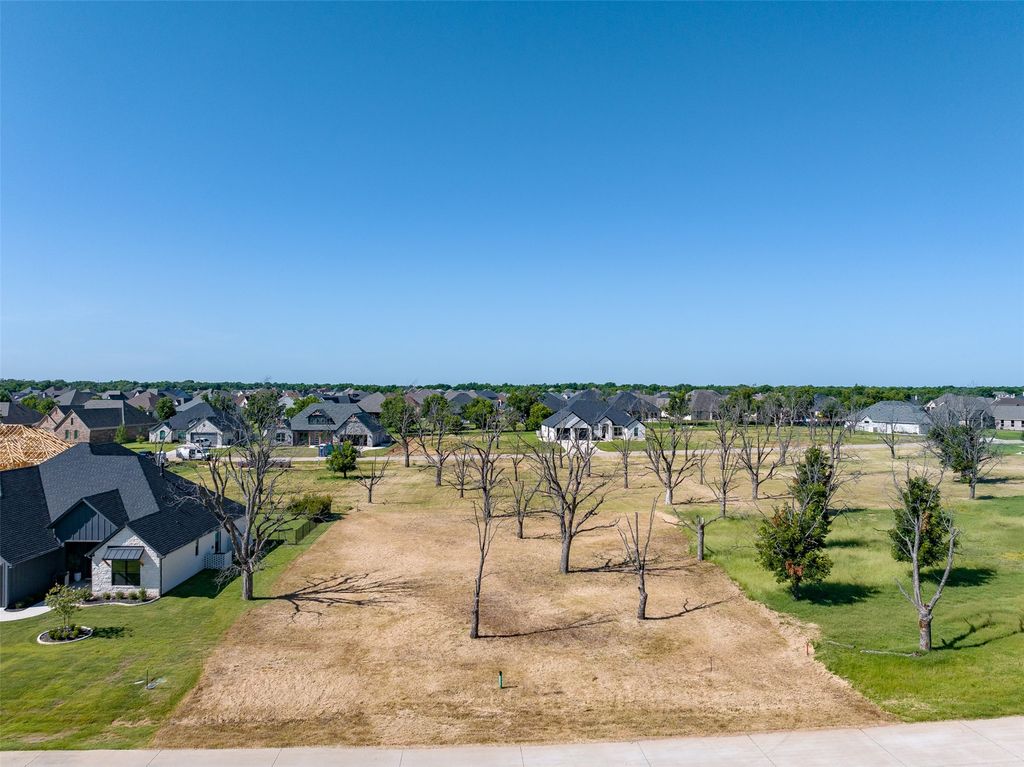 2711 Village Road, Granbury, TX 76049