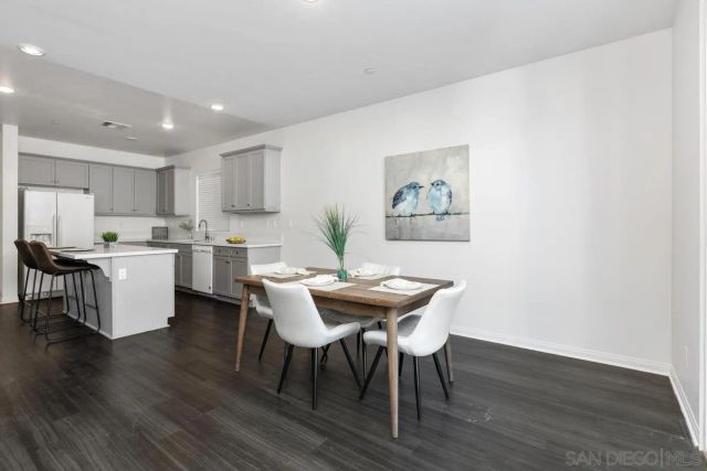 8612 Arlington Way, Santee, CA 92071