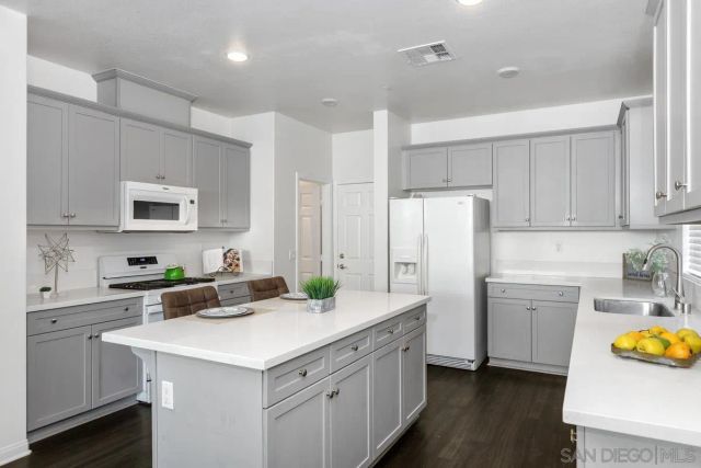 8612 Arlington Way, Santee, CA 92071