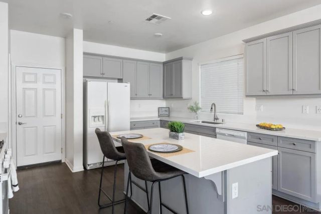 8612 Arlington Way, Santee, CA 92071