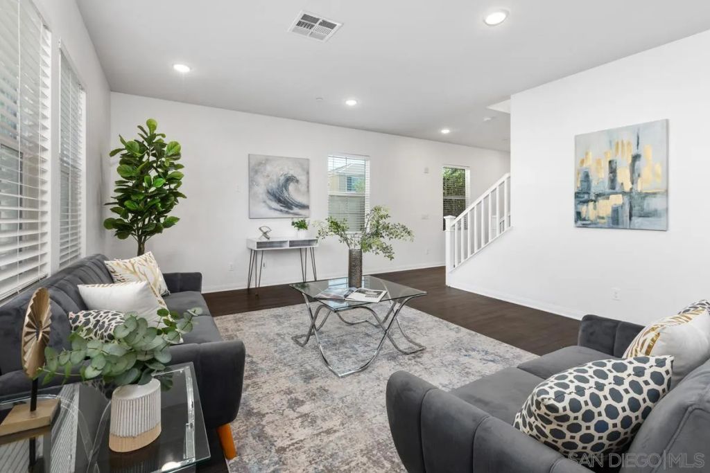 8612 Arlington Way, Santee, CA 92071