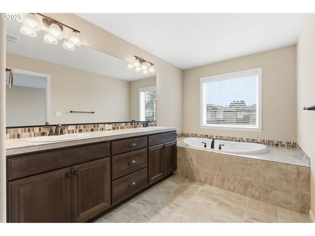 4019 Se Oakhurst St, Hillsboro, OR 97123