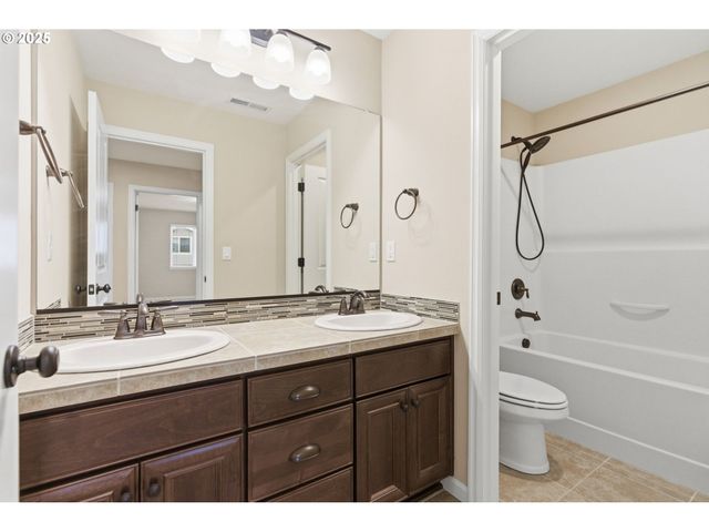 4019 Se Oakhurst St, Hillsboro, OR 97123