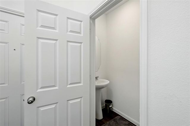 10725 Bancroft Park Ln, Houston, TX 77075