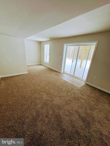 8 WILLIAM AND MARY LN, Stafford, VA 22554