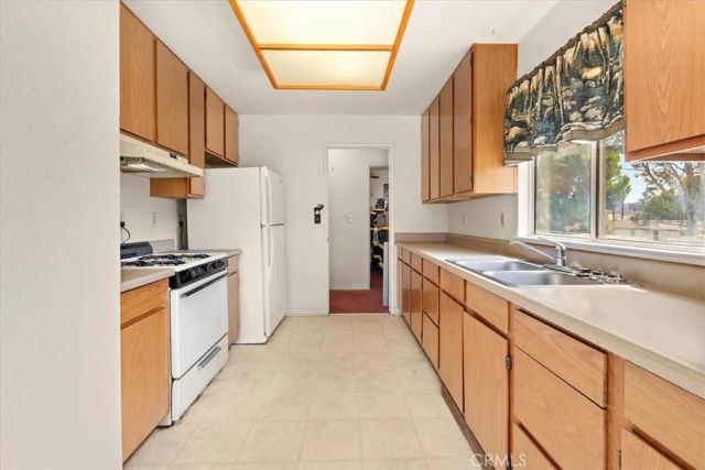 16704 Stallion, Riverside, CA 92504